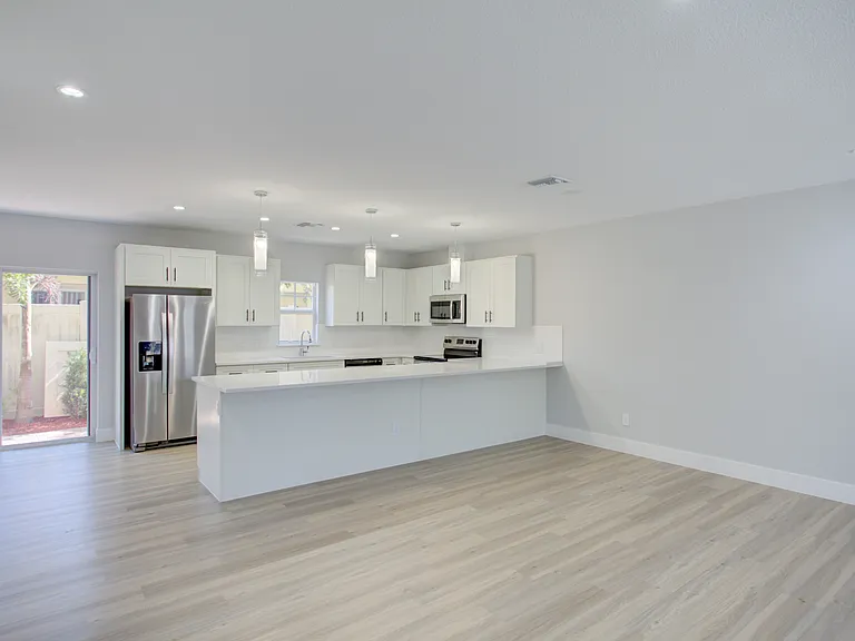 405 3rd Ave S #405 — Photo 5
