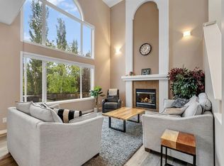 405 SW Kincora Dr NW, Calgary, AB T3R 1N4