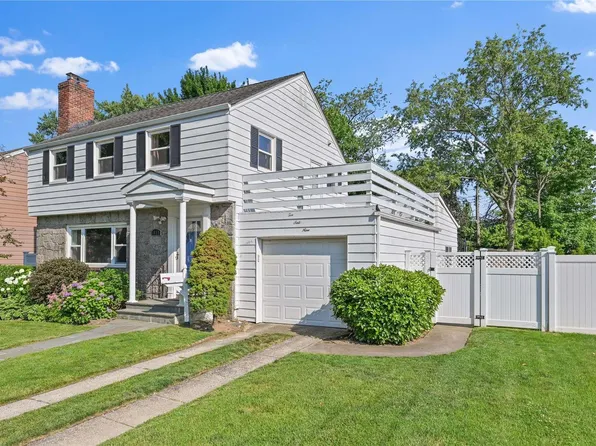 1069 Milburn Road, Valley Stream, NY 11580