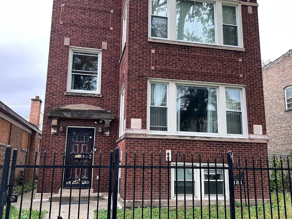 821 N Waller Ave #1