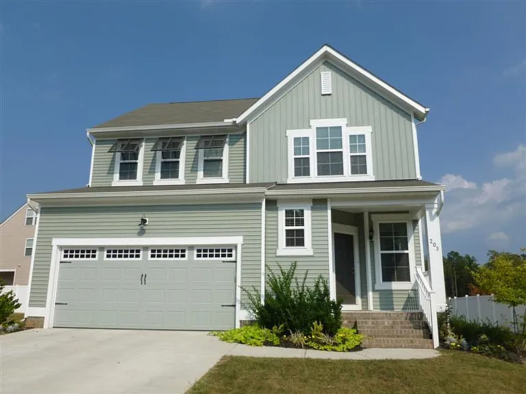 203 Linfoot Ct — Photo 1
