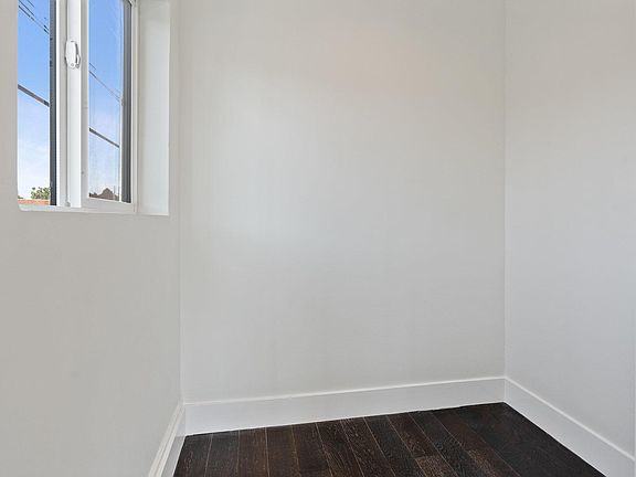 5th image of 2706 School St #1