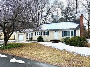 40 Berkshire Ter, Amherst, MA 01002