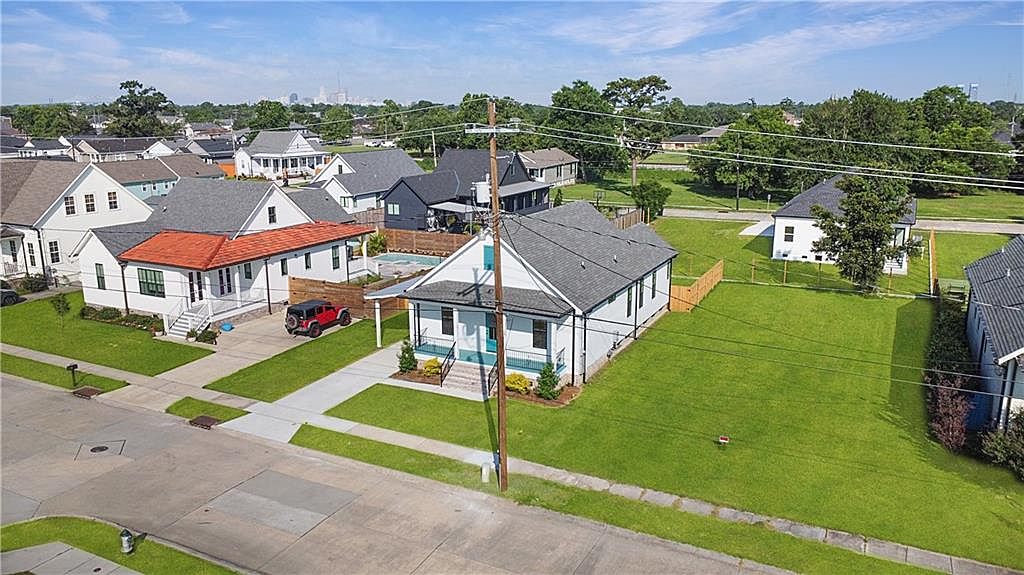 1900 Benjamin St, Arabi, LA 70032 MLS 2416427 Zillow