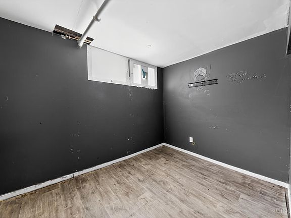 5th image of 2723 Robert Ave