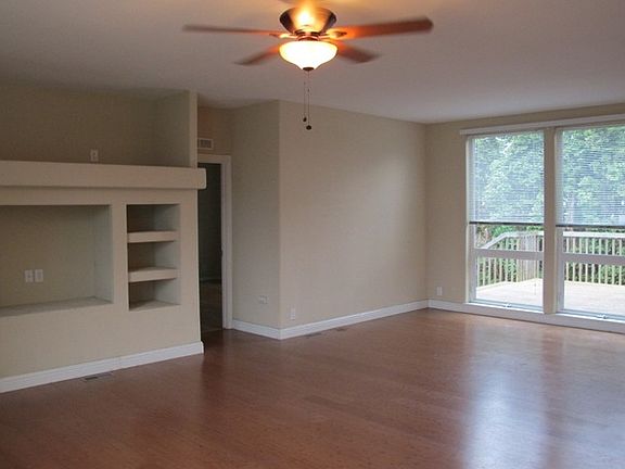 4th image of 1005 Diane Ave