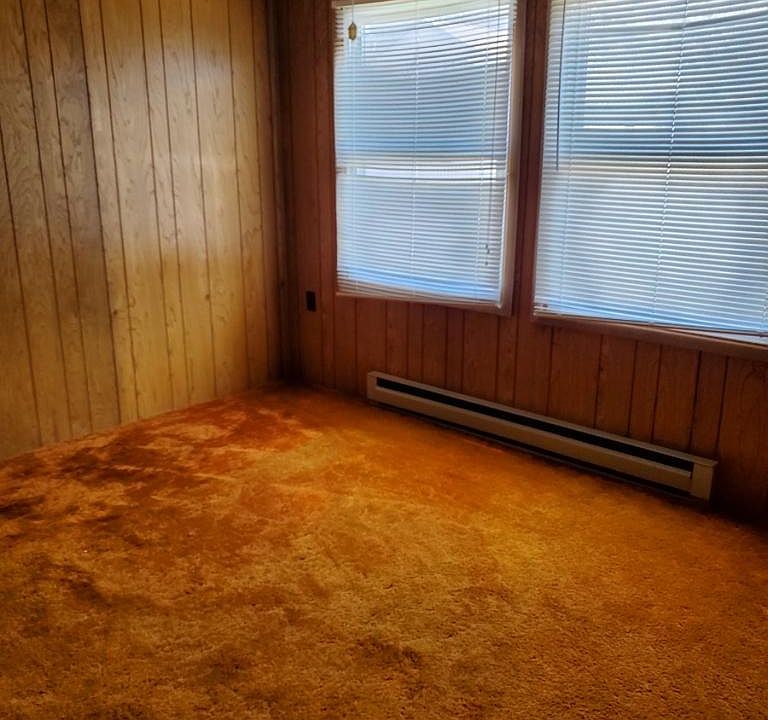 1st image of 20 Village Cir E