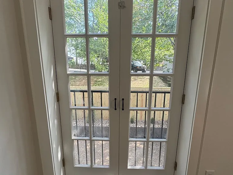 219 W Meadow St — Photo 28