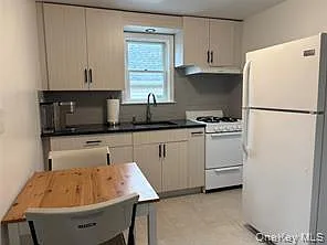 1 bed, 1.0 bath, 400 sqft, $2,600 — Photo 2
