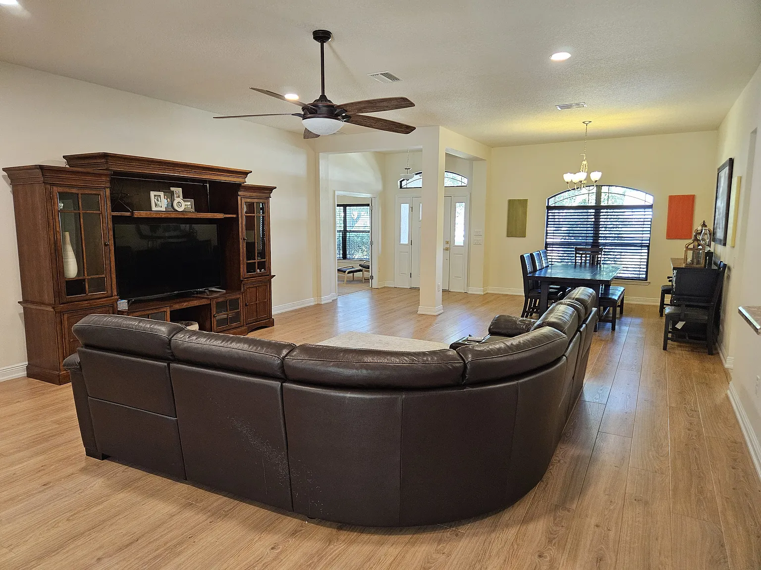 4 bed, 2537 sqft, $3,750 — Photo 4