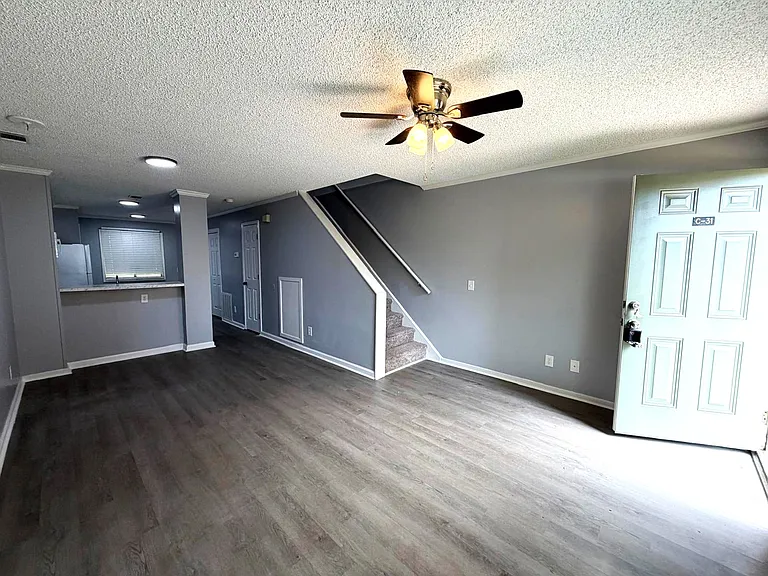 31 Canterbury Ct — Photo 3