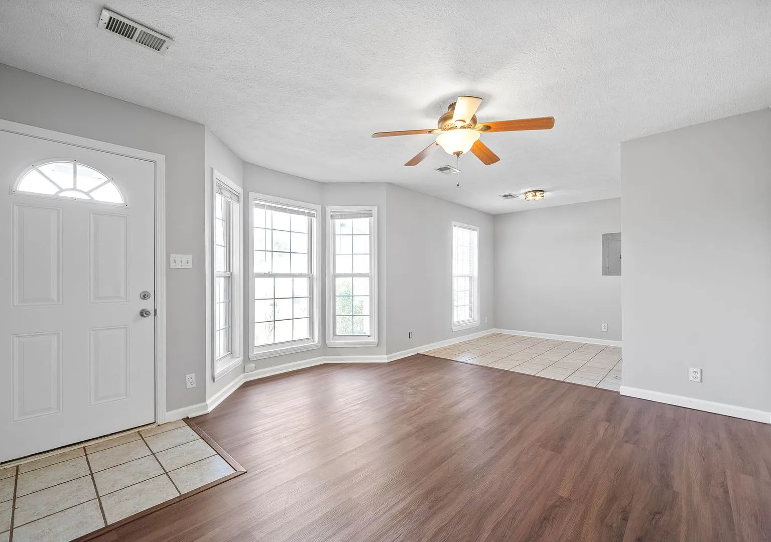 1067 Shadow Ridge — Photo 4