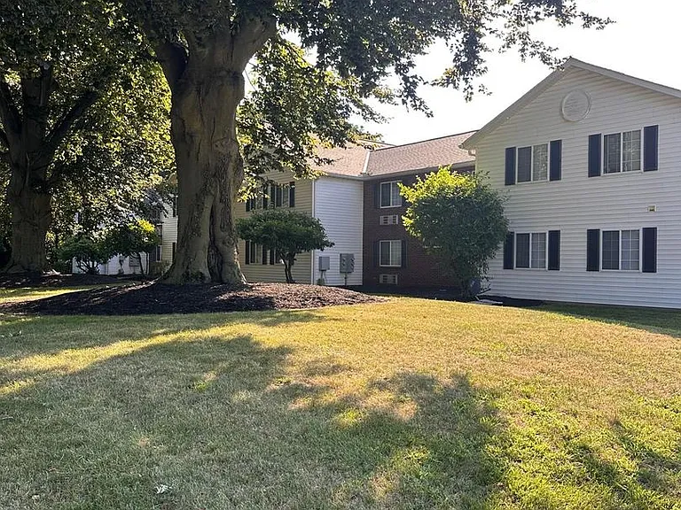 637 Mentor Ave — Photo 16