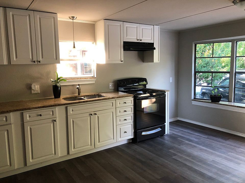 1st image of 1530 Eastside Dr Unit 1530