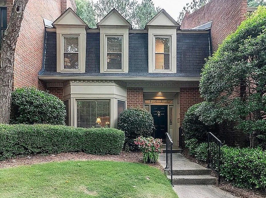1st image of 24 Plantation Dr NE