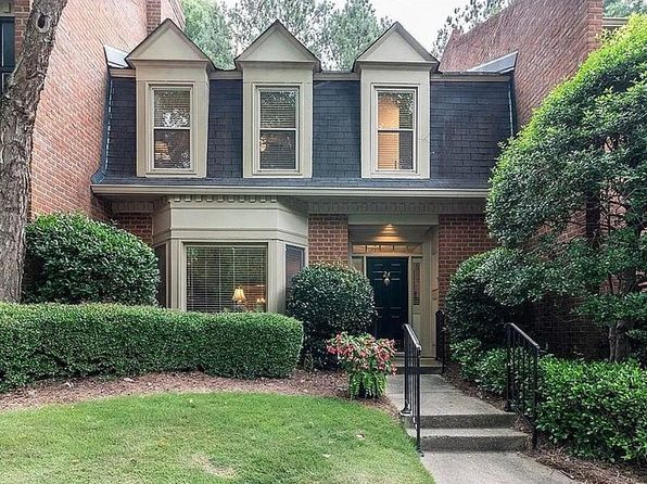 24 Plantation Dr NE