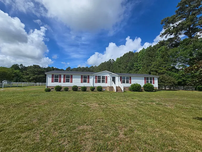 293 S Currituck Rd — Photo 1