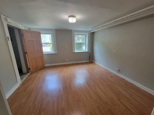 11 Bleeker Ave #BASEMENT