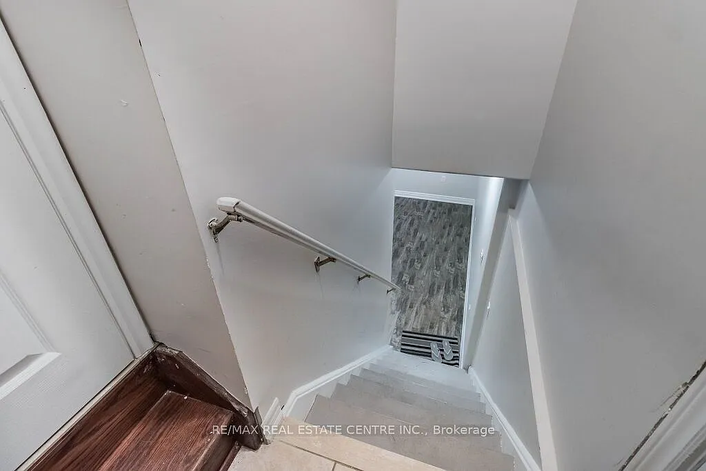 2 bed, $2,050 — Photo 3