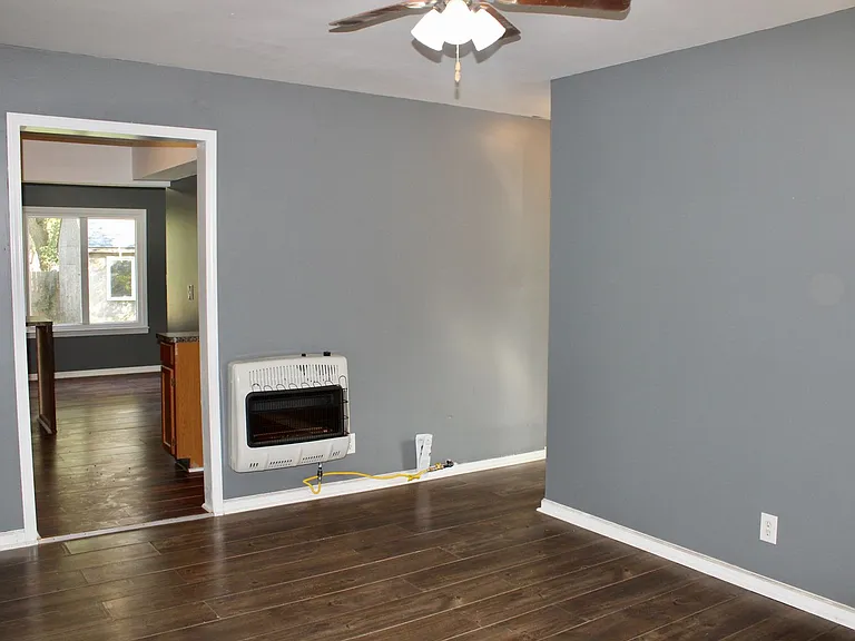 3922 Herrick St — Photo 4
