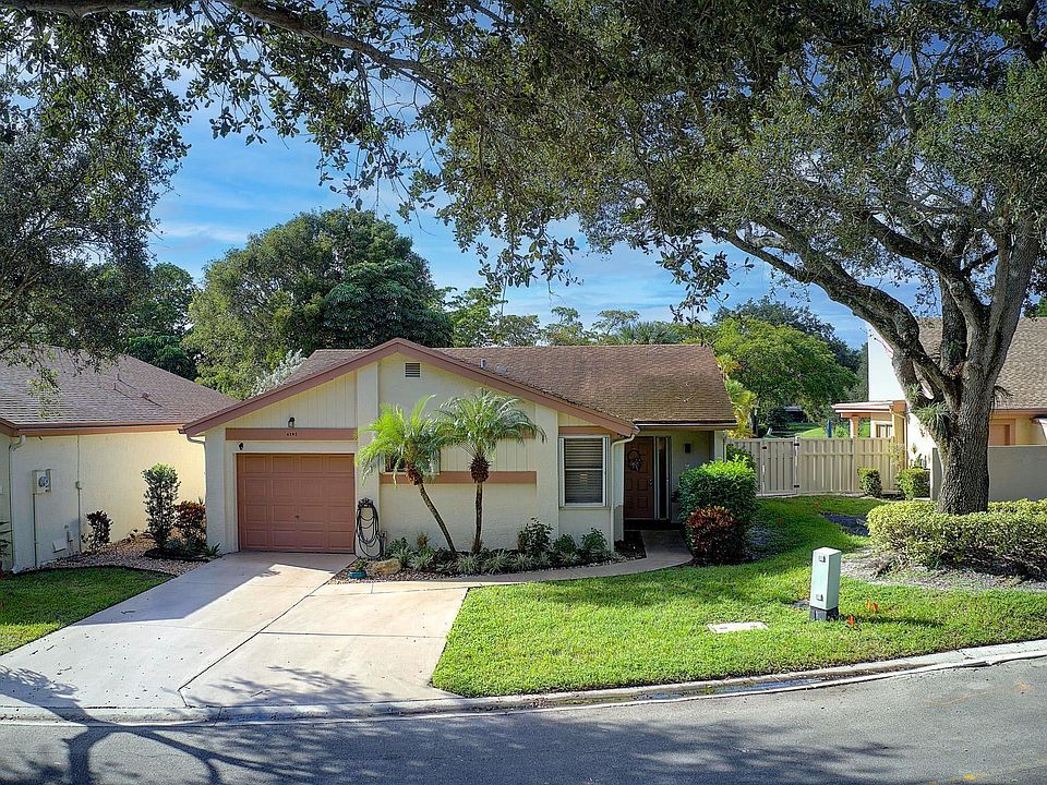 1st image of 4392 Acacia Circle