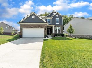 58725 Calabrese Dr, South Lyon, MI 48178