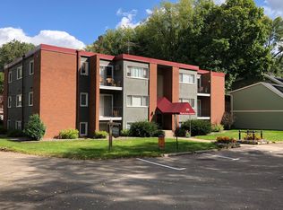 110 Circle A Dr S APT 114, Wayzata, MN 55391