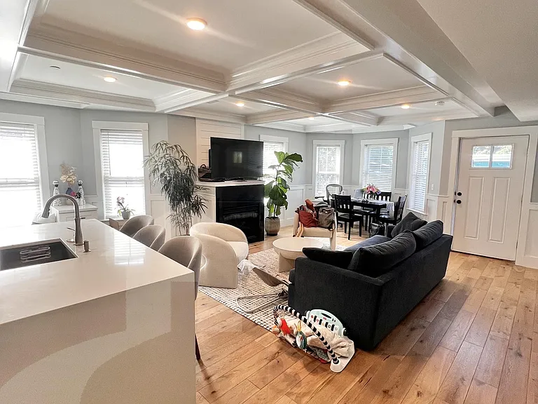 83 Conwell Ave #3 — Photo 2