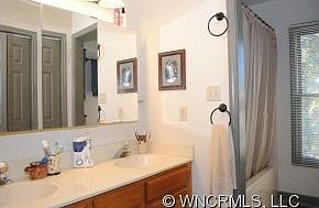 5th image of 40 Wild Cherry Dr
