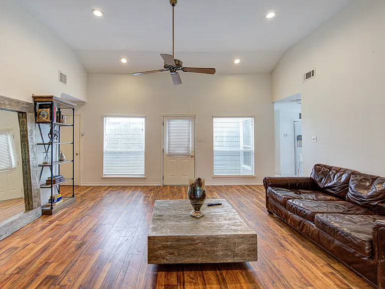 1522 S Kirkwood Rd — Photo 44