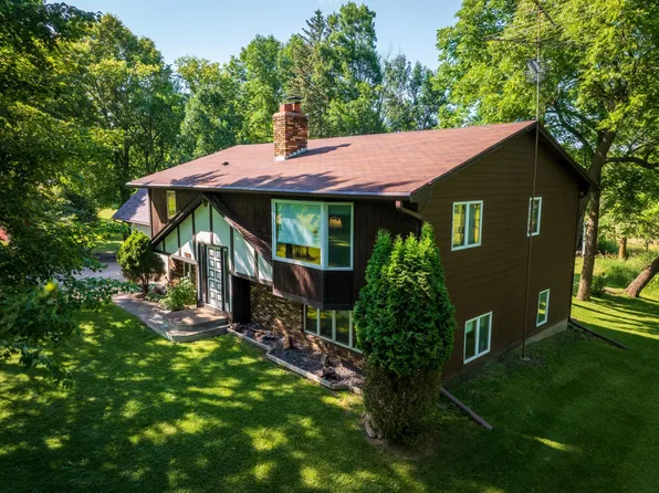 12385 Emma Rd, Hinckley, MN 55037