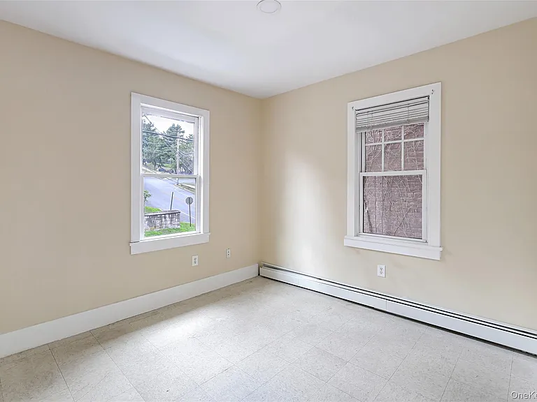 492 Liberty St — Photo 41
