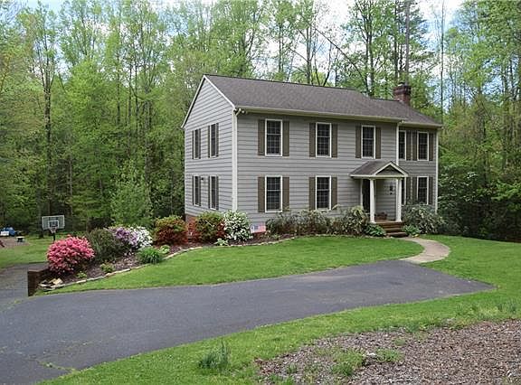 2nd image of 102 Du Mont Dr