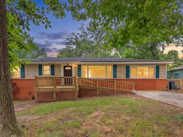 419 Fleetwood Dr, Rossville, GA 30741