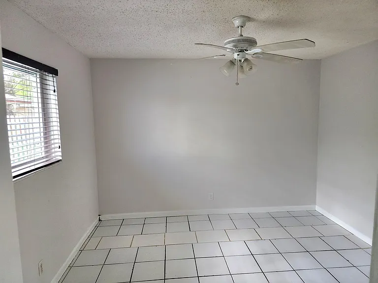 750 SW 2nd St #2 — Photo 7