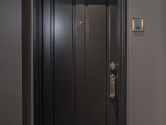 2nd image of 500 Throckmorton St APT 2502