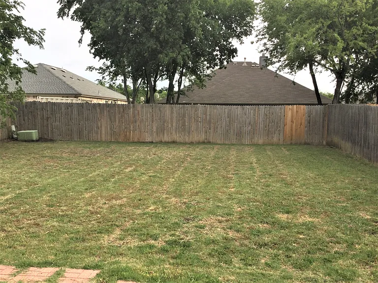 923 Plumeria Dr — Photo 20