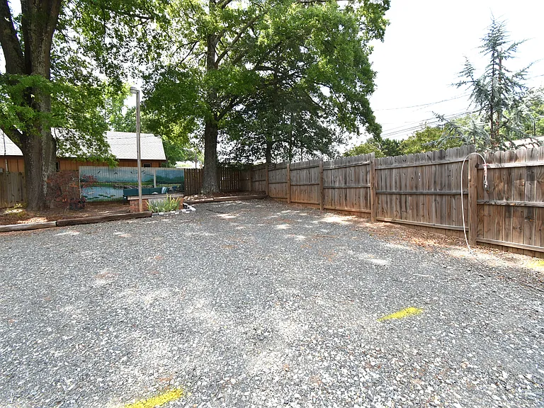 2603 W Carver St — Photo 4