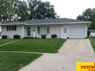 304 S Summit Ave, Hartington, NE 68739