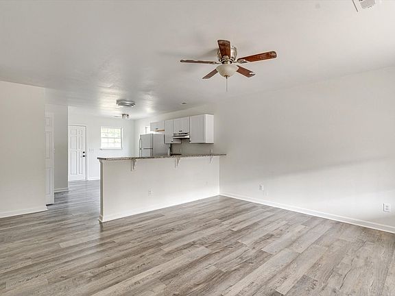 5th image of 1711 Olive St