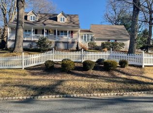 6 Center Rd, Randolph, NJ 07869