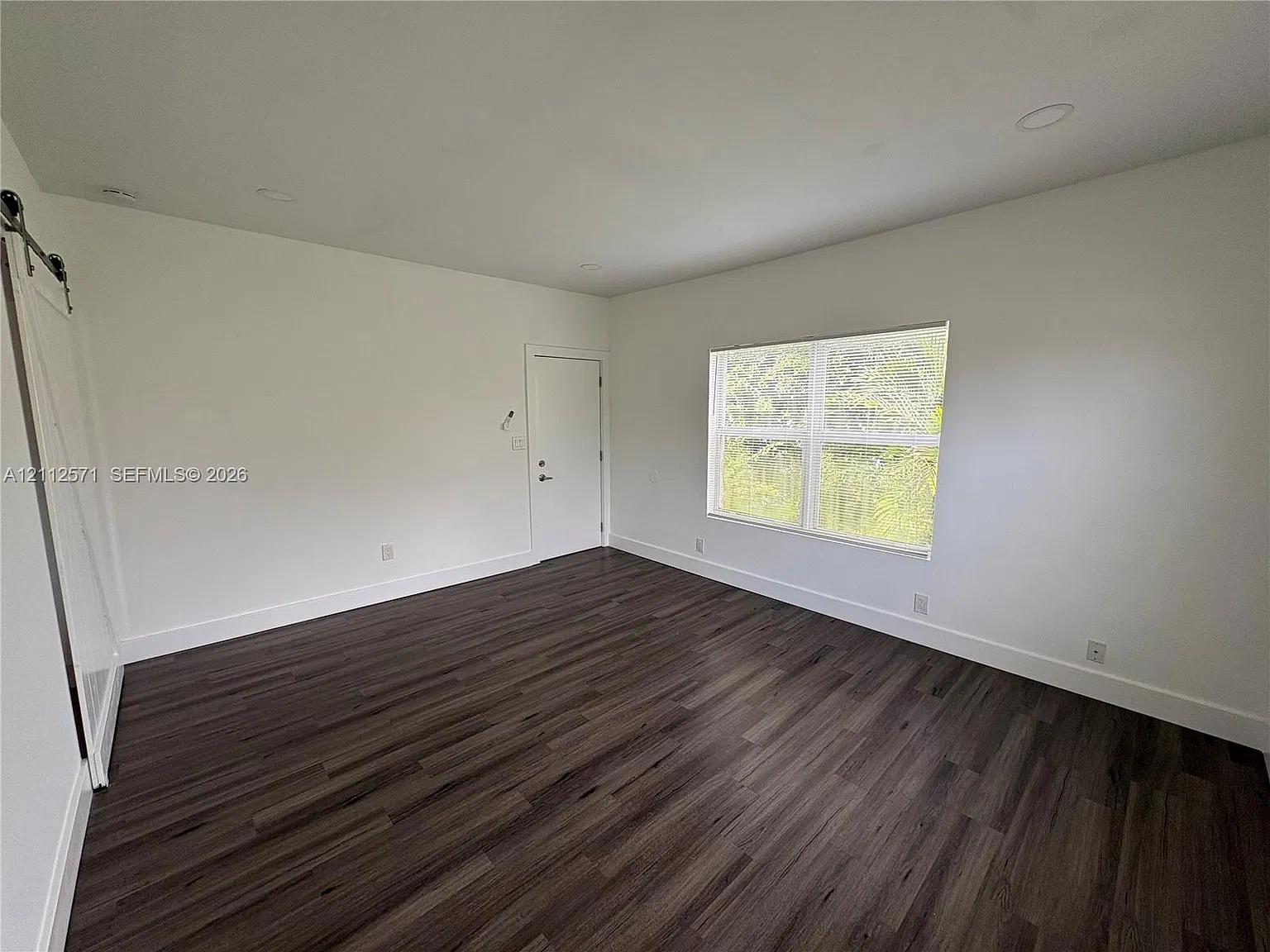 3237 SW 4th St — Photo 3