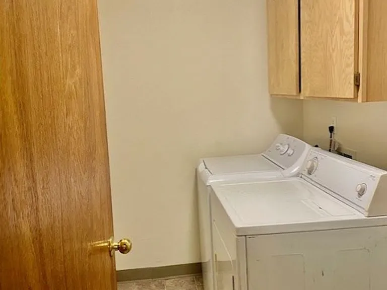 Westwood Park Apartments — Photo 8