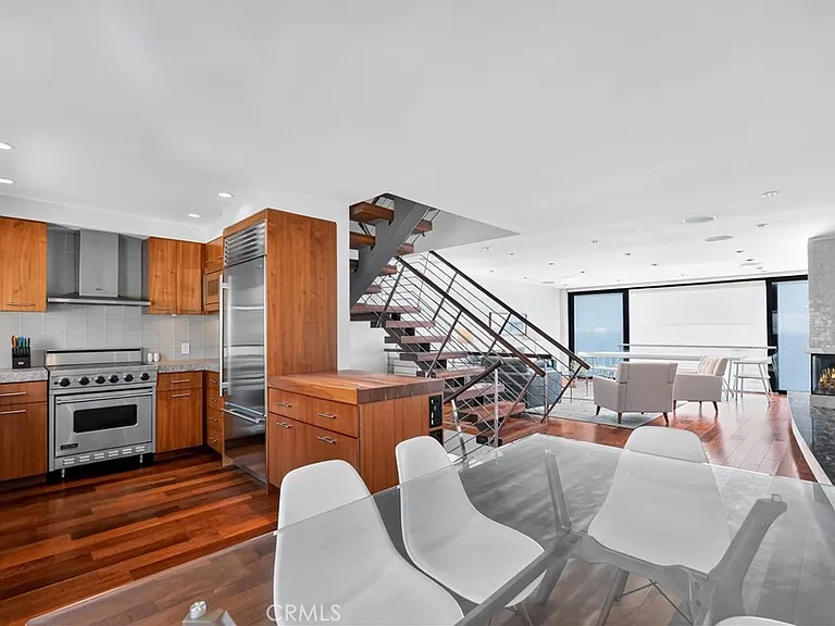 102 Blue Lagoon — Photo 9