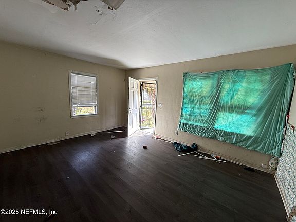 3rd image of 3063 2ND ST Circle