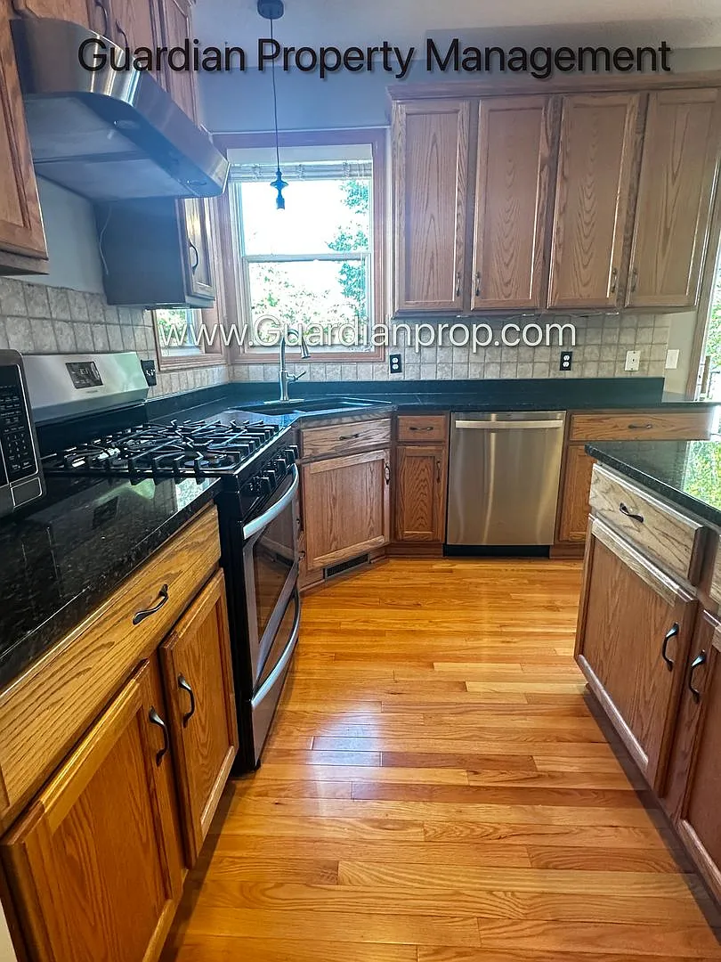 Plymouth Single Family Home, Dedicated Office, Deck, 2 Car Garage, Avail End of Aug/September — Photo 4