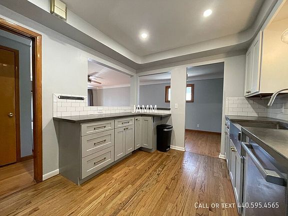 4th image of 7626 Sleepy Hollow Dr