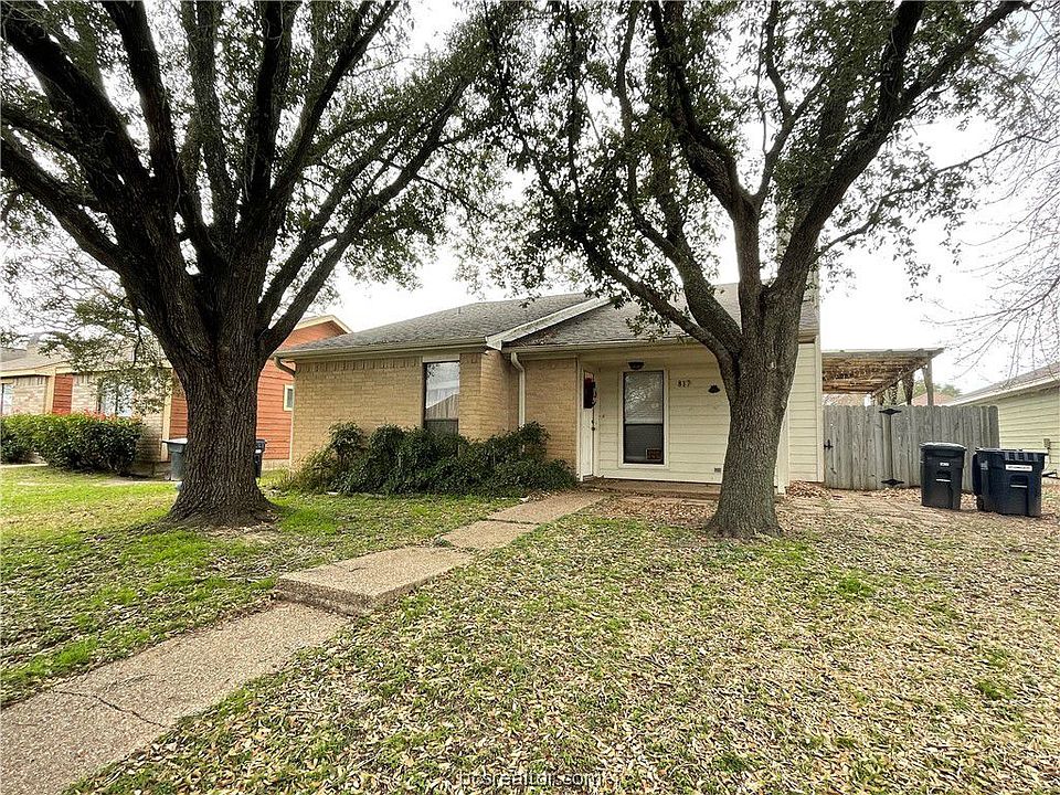 1st image of 817 Camellia Ct