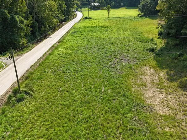 800 Montgomery Creek Rd, Emmalena, KY 41740