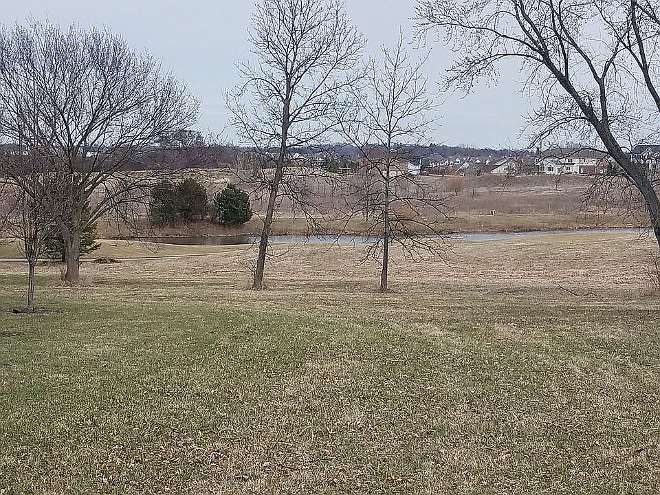 1st image of 10 Golf Crest Dr